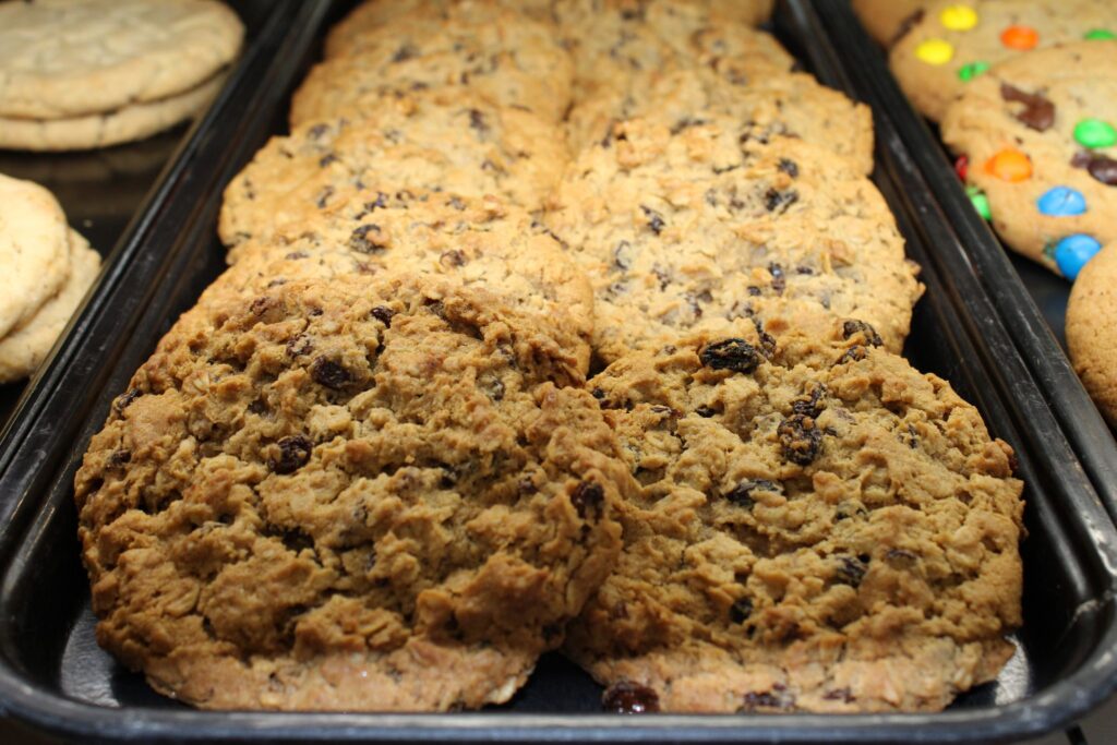 Oatmeal Raisin Large Cookies