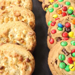 Vanilla Macadamia Nut Large Cookies